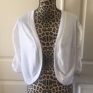 *NWT PLUS SIZE SHORT SLEEVE LACE SLEEVE SWEATER